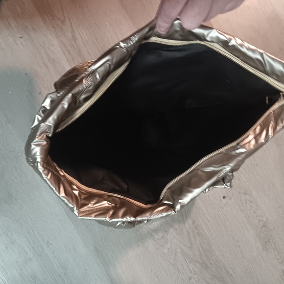 Champagne Quilted Tote Bag - Picture 4 of 4